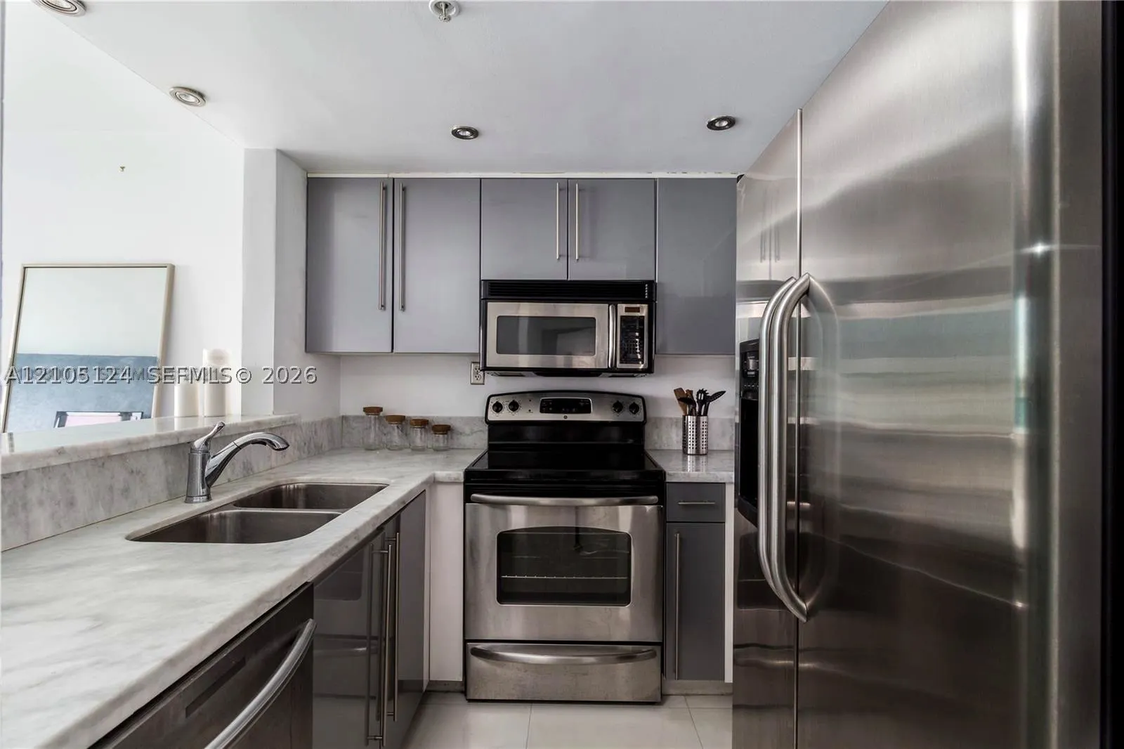 650 West Ave #305