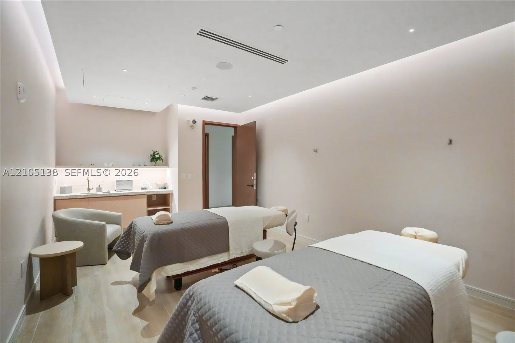 2411 LAGUNA CIRCLE #1505