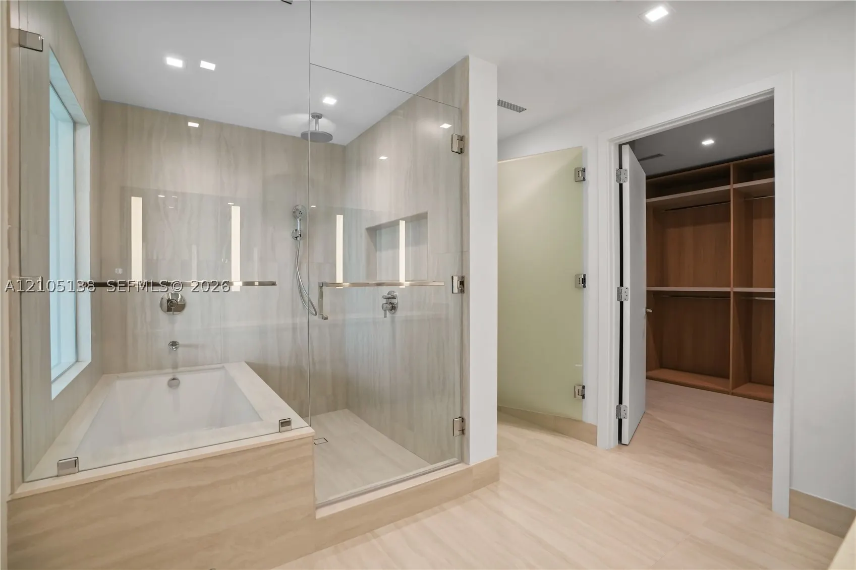 2411 LAGUNA CIRCLE #1505