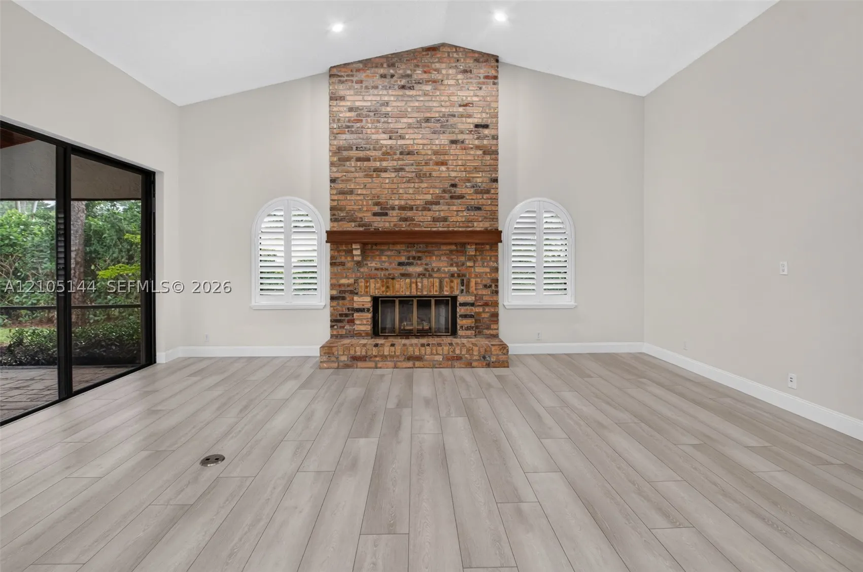 4256 Gleneagles Dr