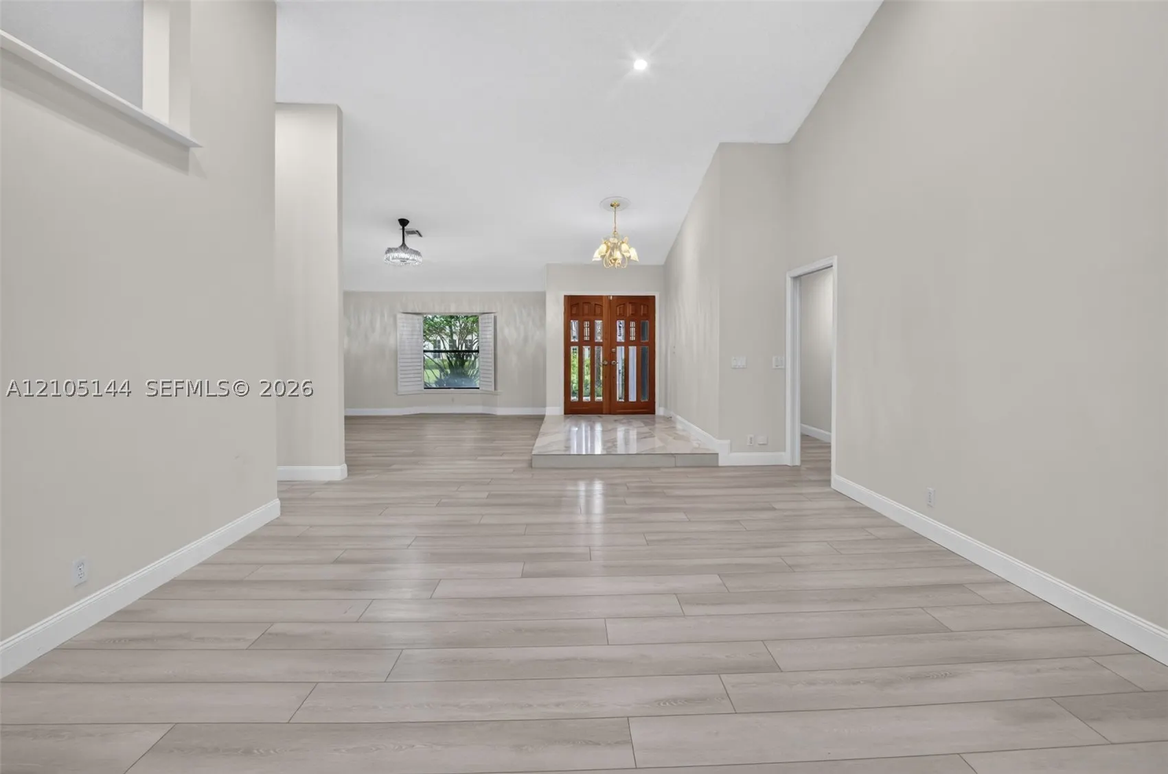 4256 Gleneagles Dr