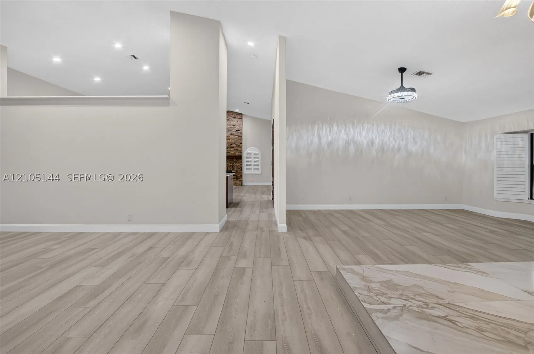 4256 Gleneagles Dr