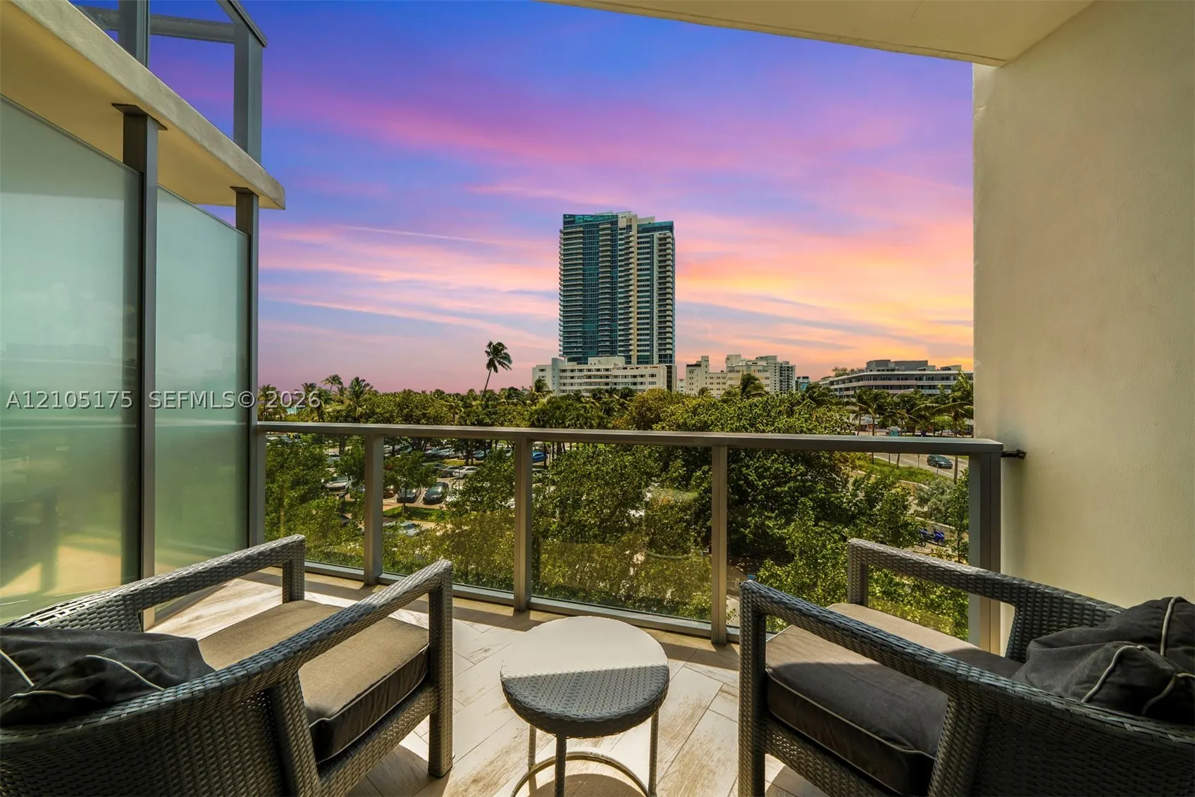 2201 Collins Ave #302