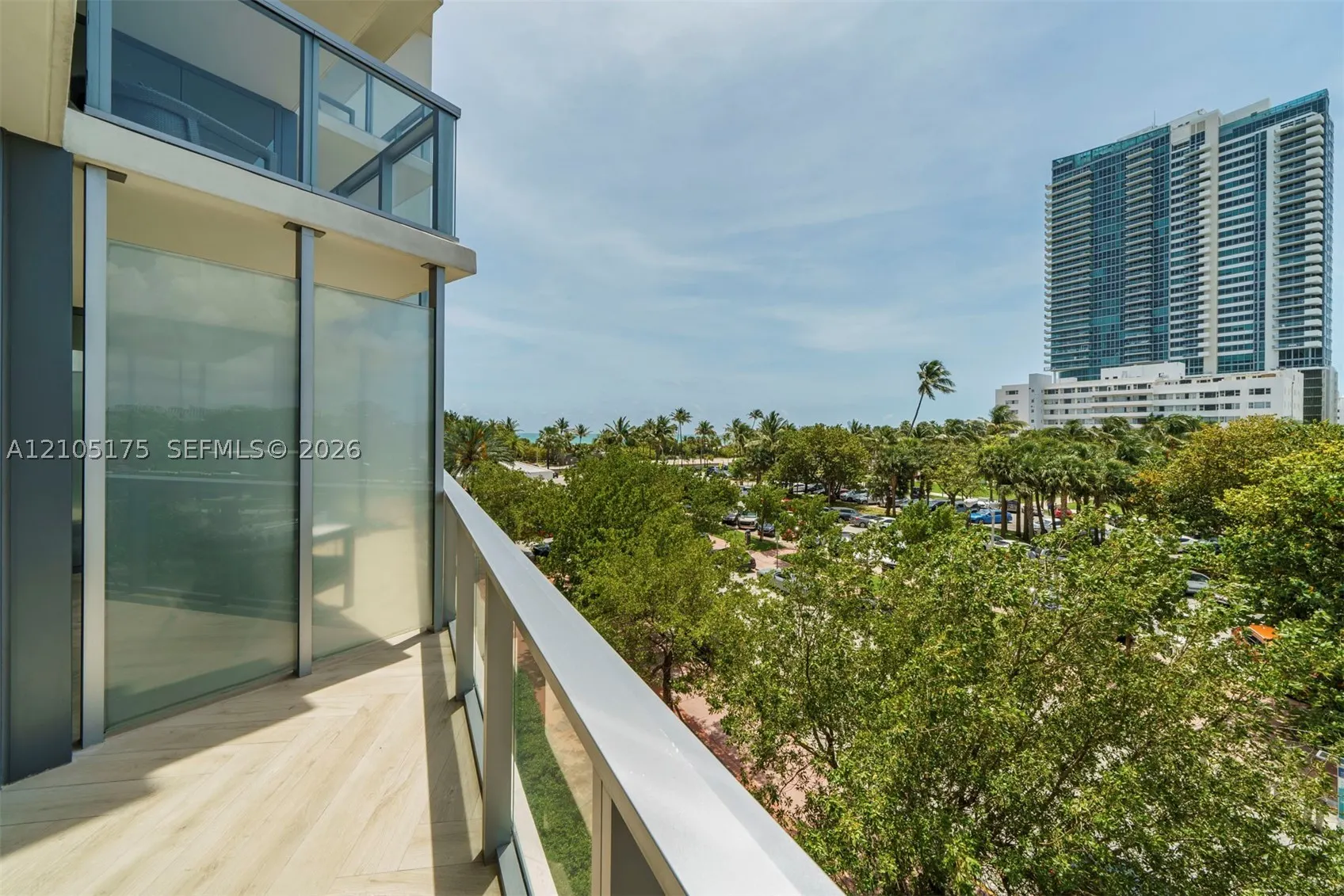 2201 Collins Ave #302