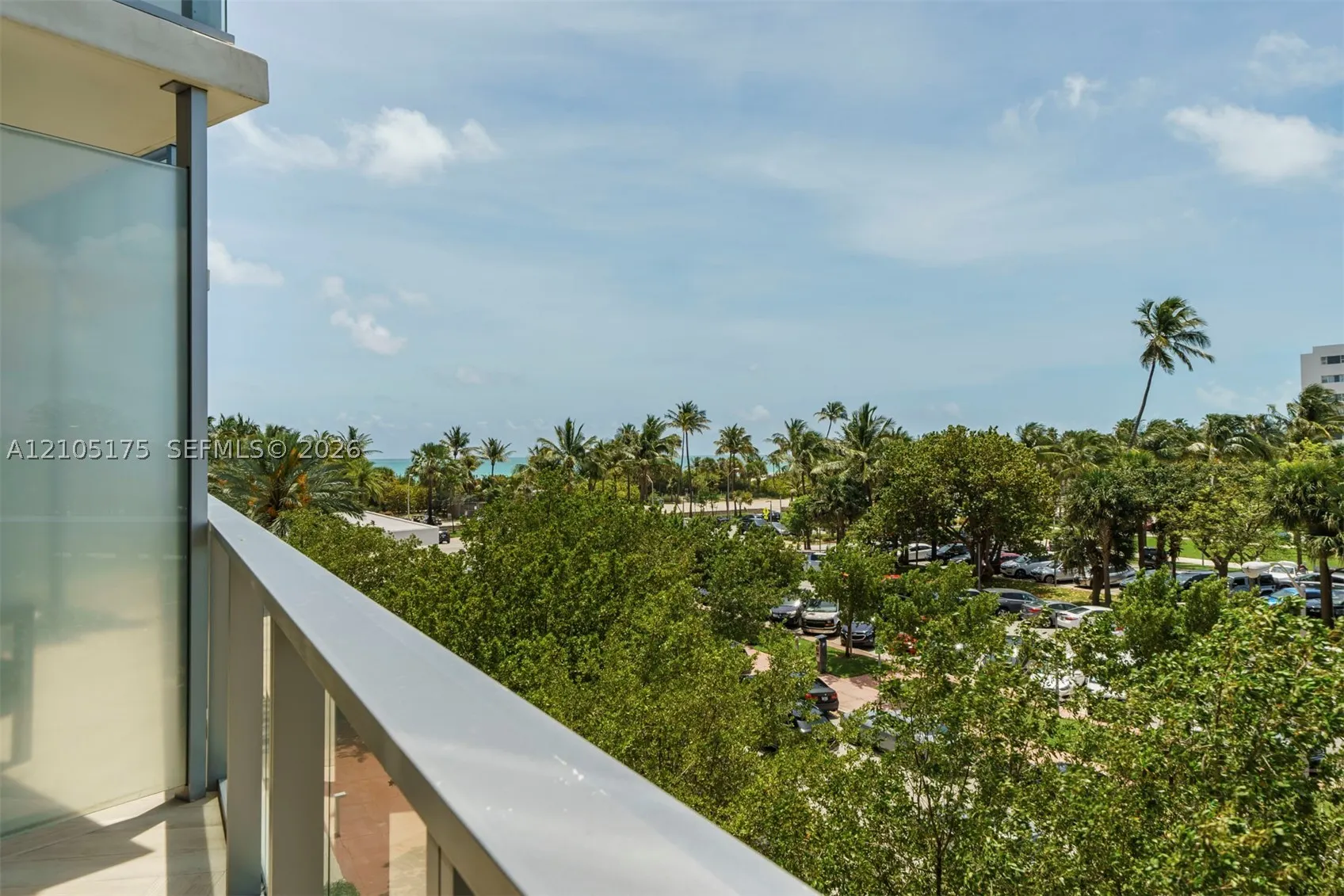 2201 Collins Ave #302