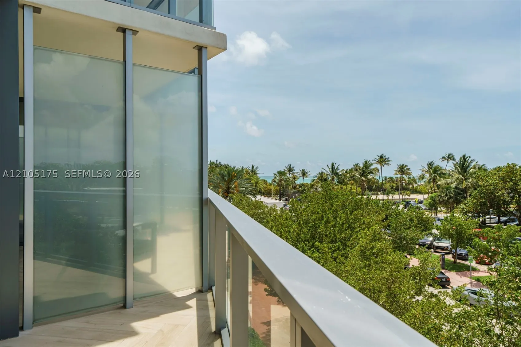 2201 Collins Ave #302