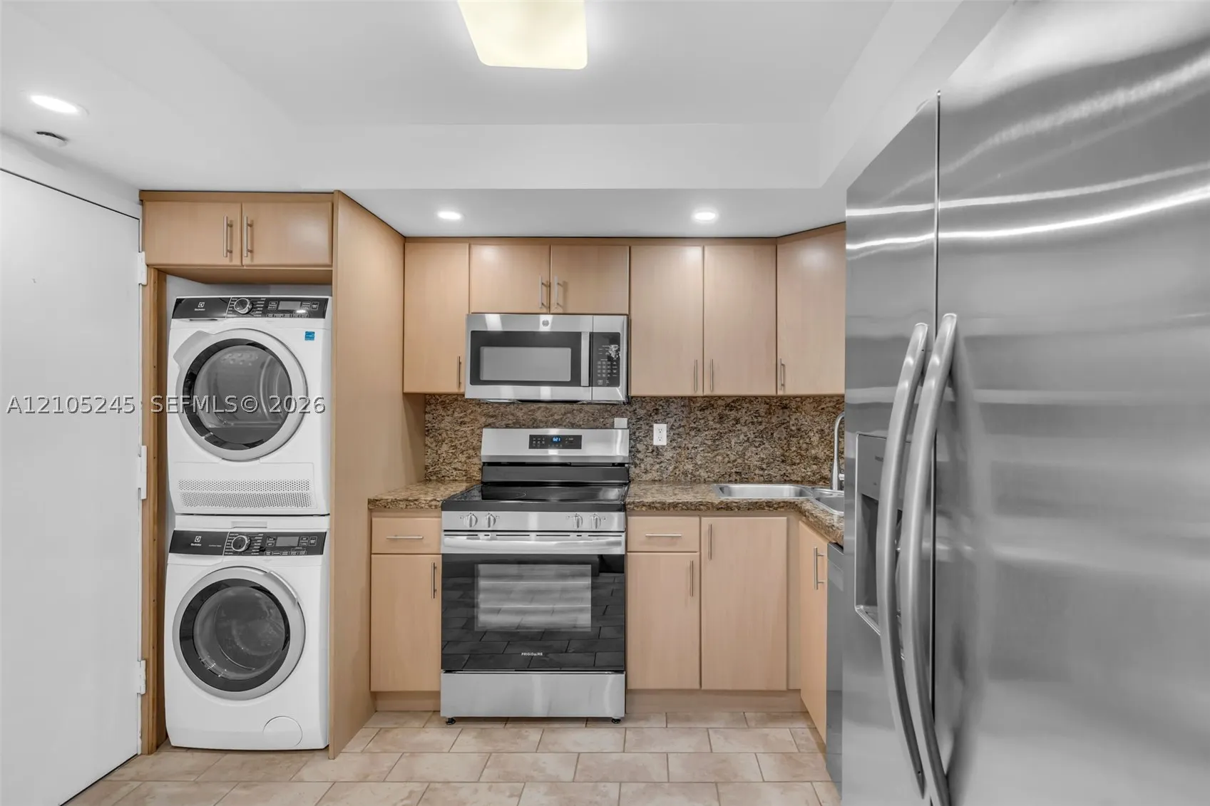 2333 Brickell Ave #2708