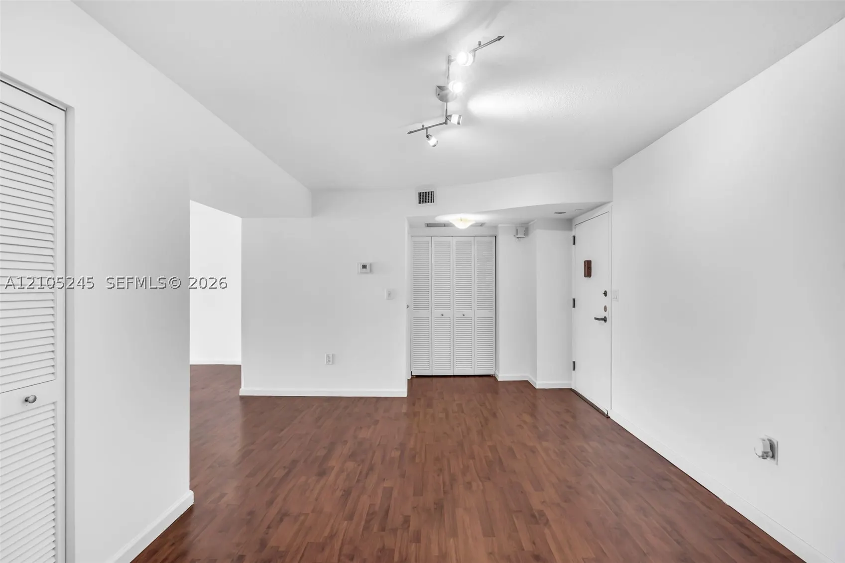 2333 Brickell Ave #2708