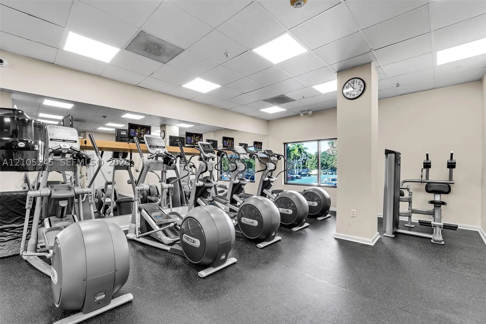2333 Brickell Ave #2708