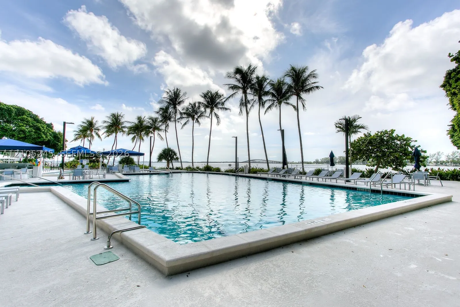 2333 Brickell Ave #2708