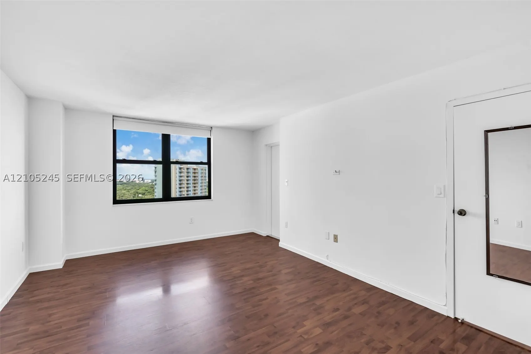 2333 Brickell Ave #2708