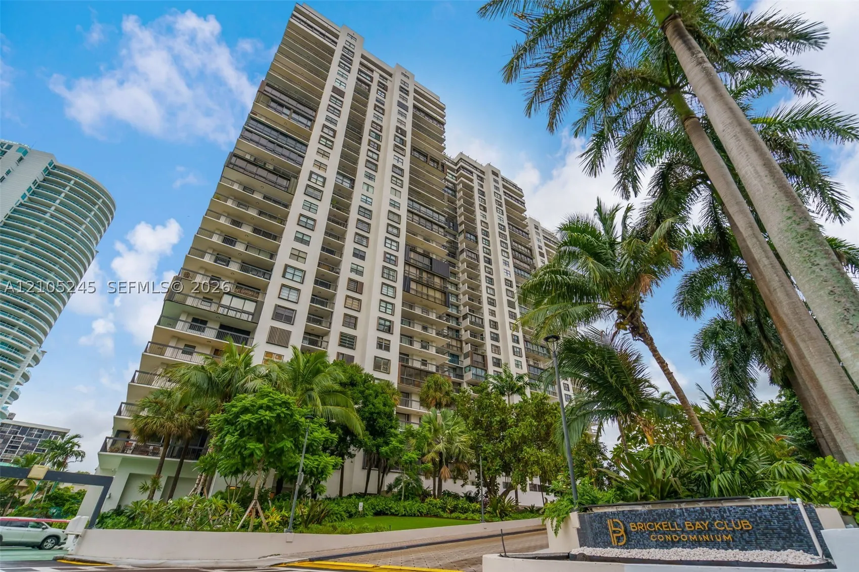 2333 Brickell Ave #2708