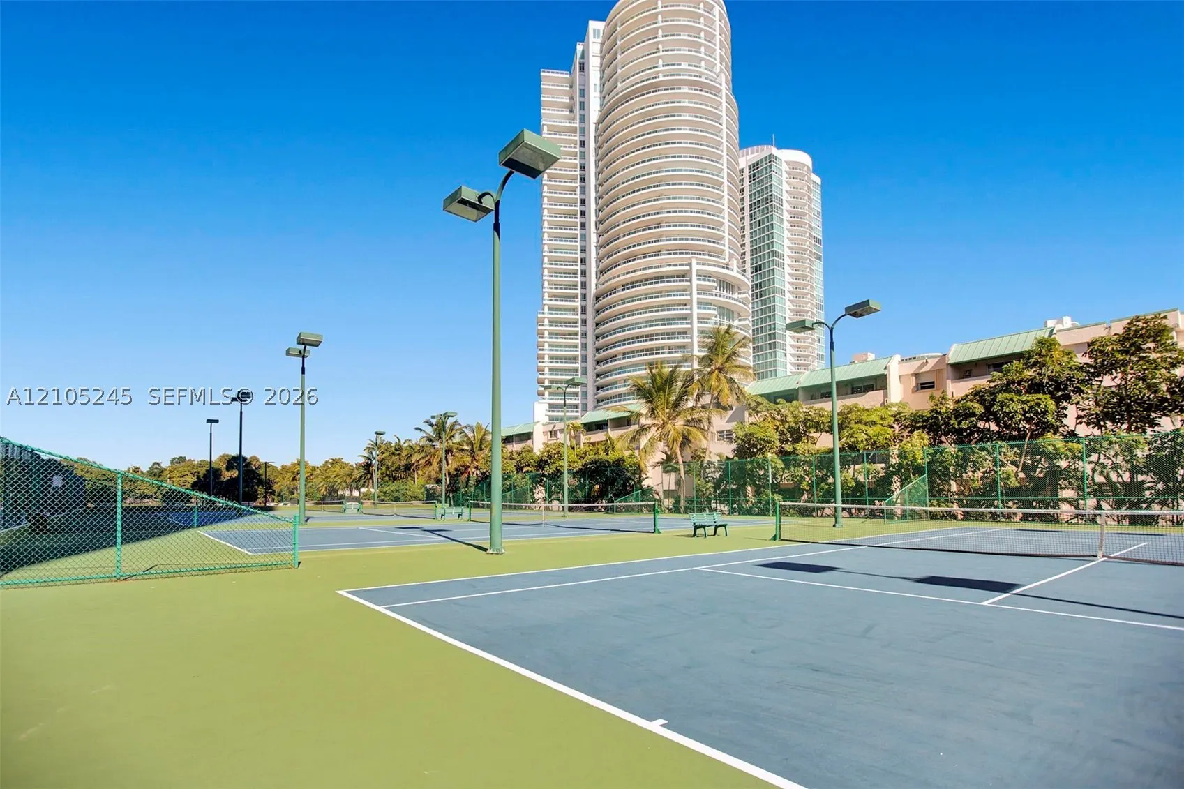 2333 Brickell Ave #2708