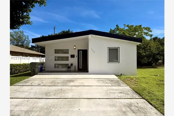 700 NW 17th Ter
