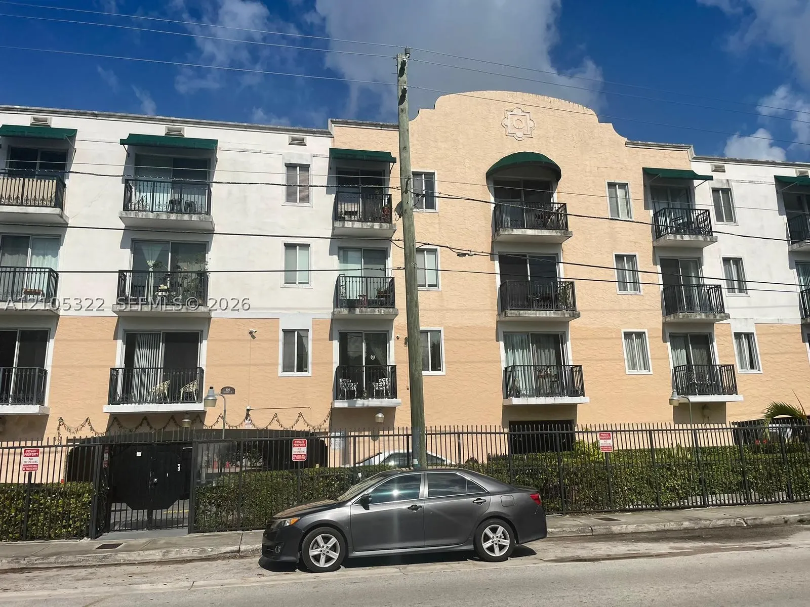 400 SW 2nd St #307