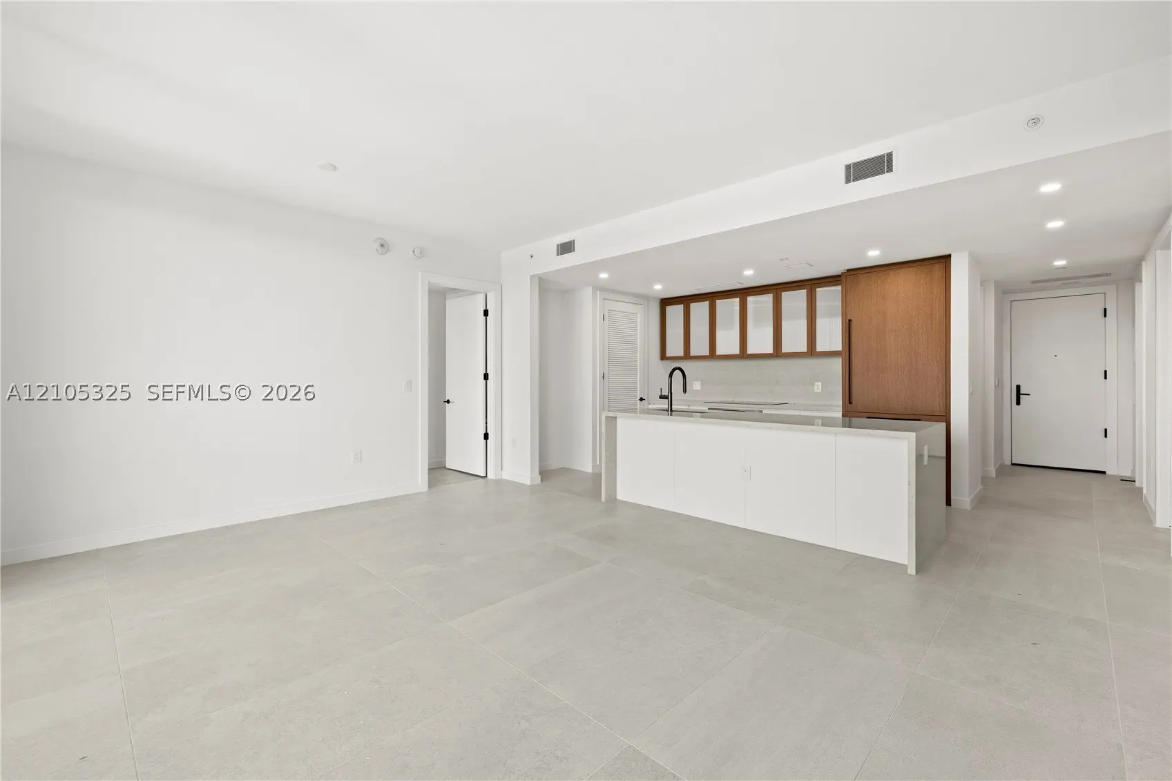 2200 Brickell Avenue #422