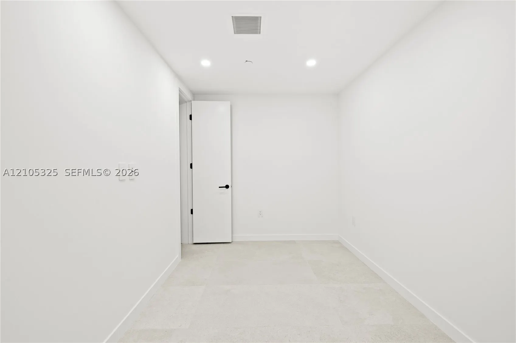 2200 Brickell Avenue #422
