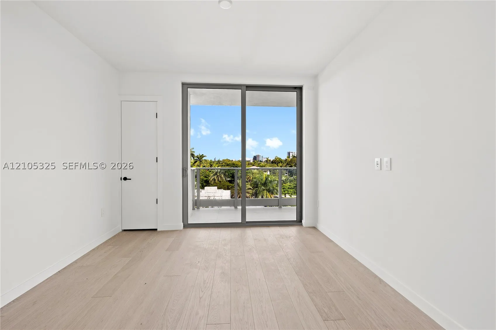 2200 Brickell Avenue #422