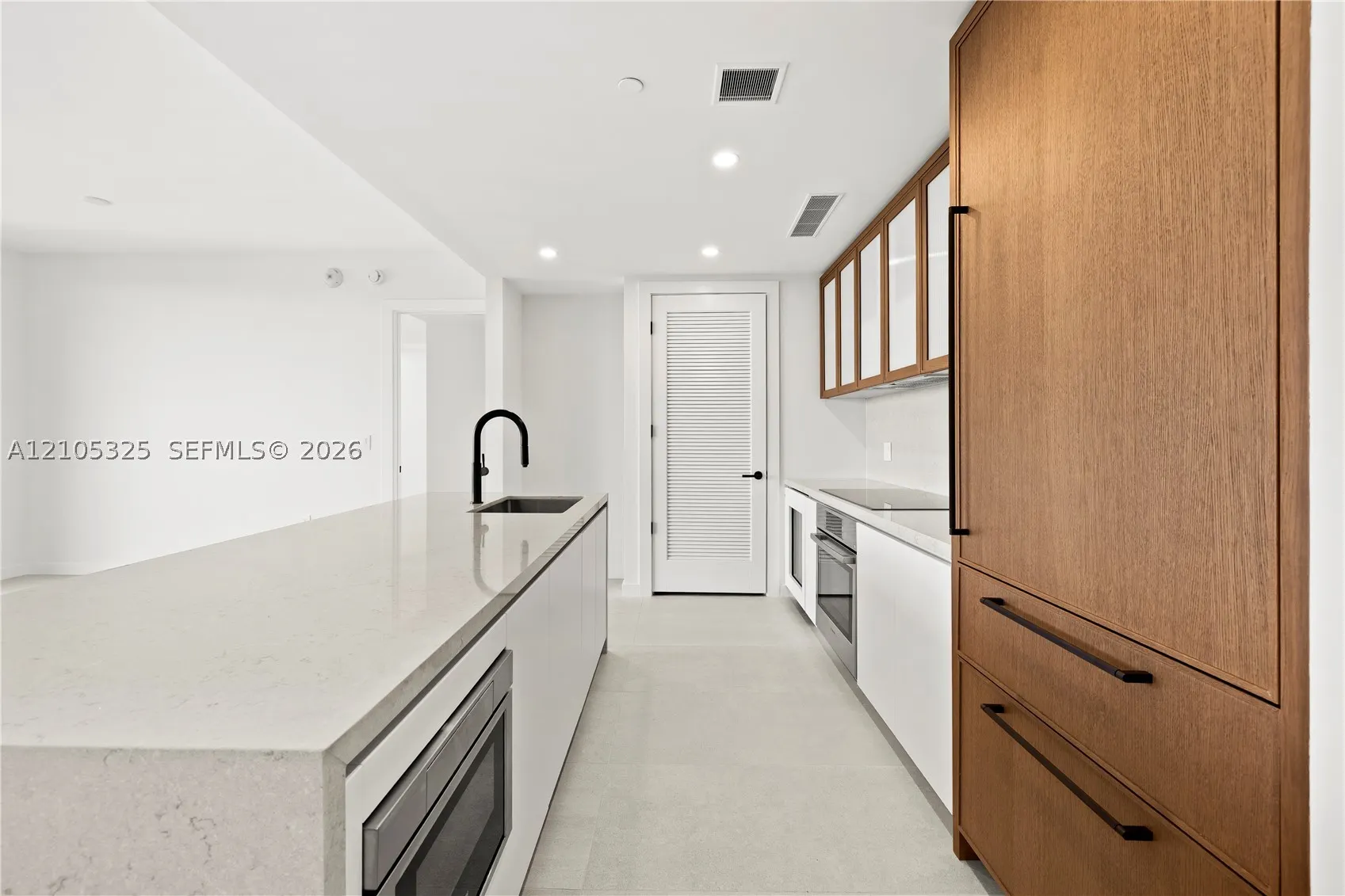 2200 Brickell Avenue #422
