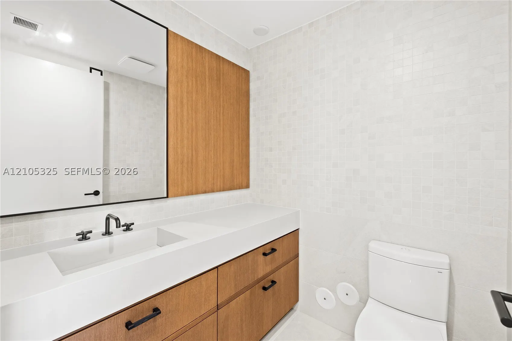 2200 Brickell Avenue #422