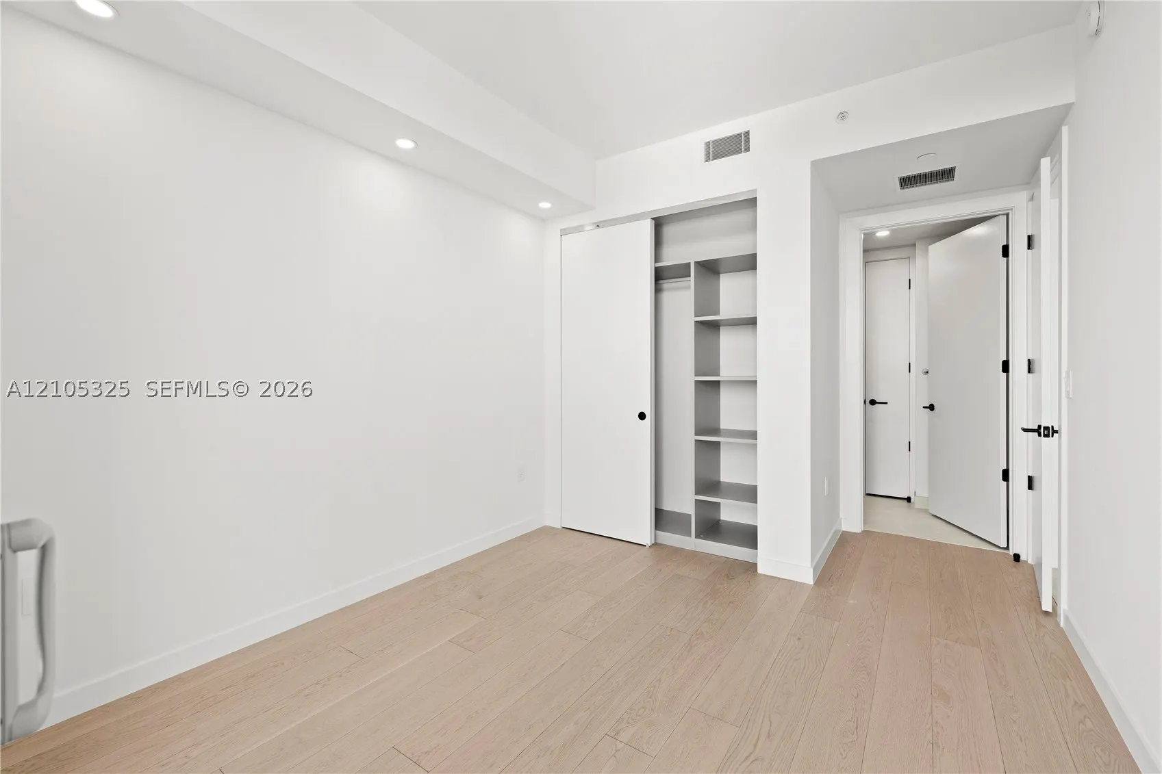 2200 Brickell Avenue #422