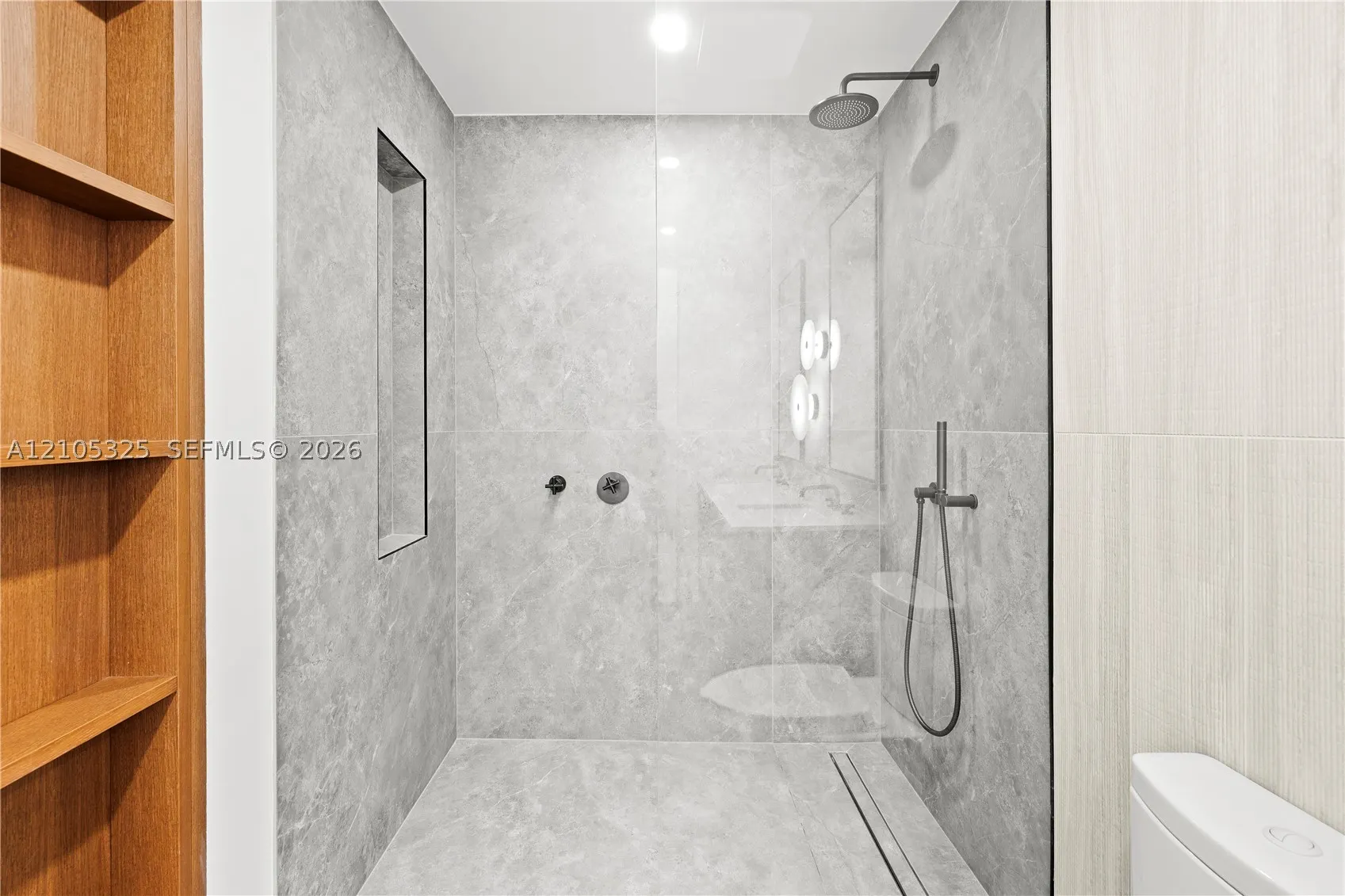 2200 Brickell Avenue #422
