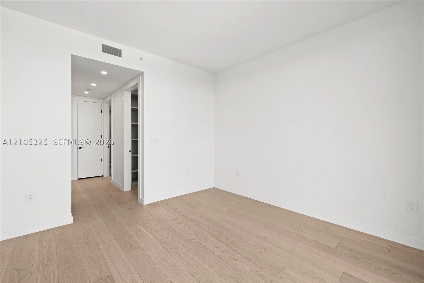 2200 Brickell Avenue #422
