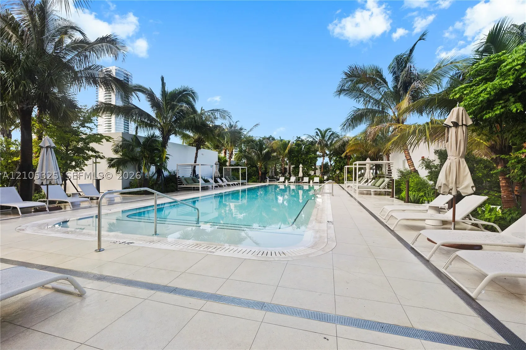 2200 Brickell Avenue #422