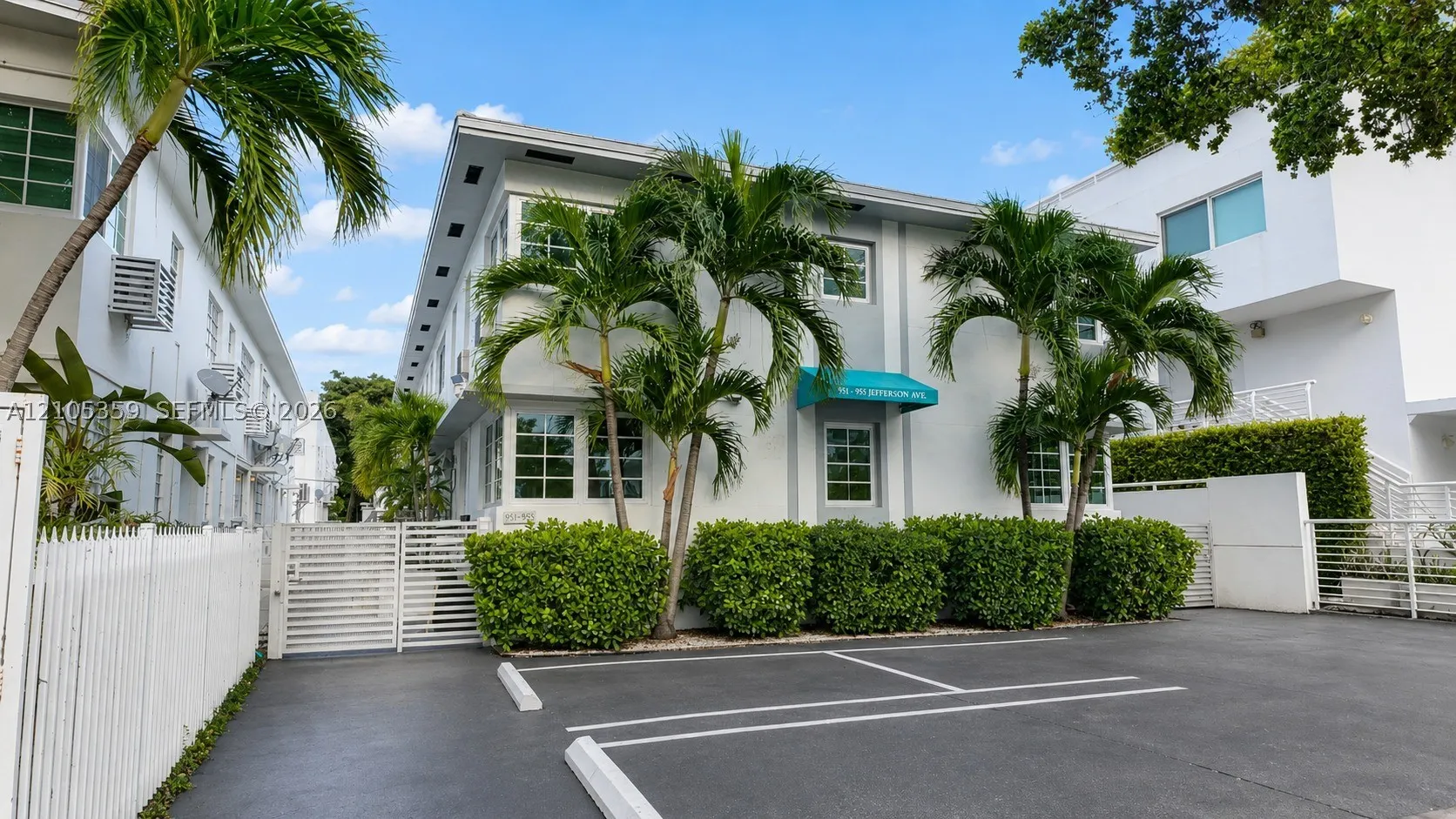 951 Jefferson Ave #3
