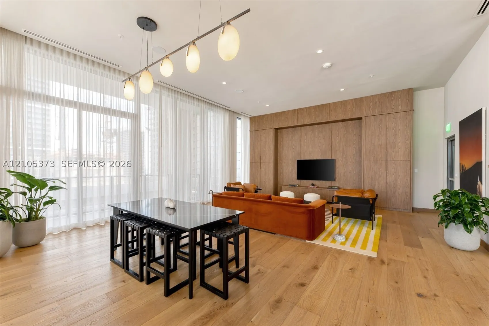 11 NE 6th St #2506