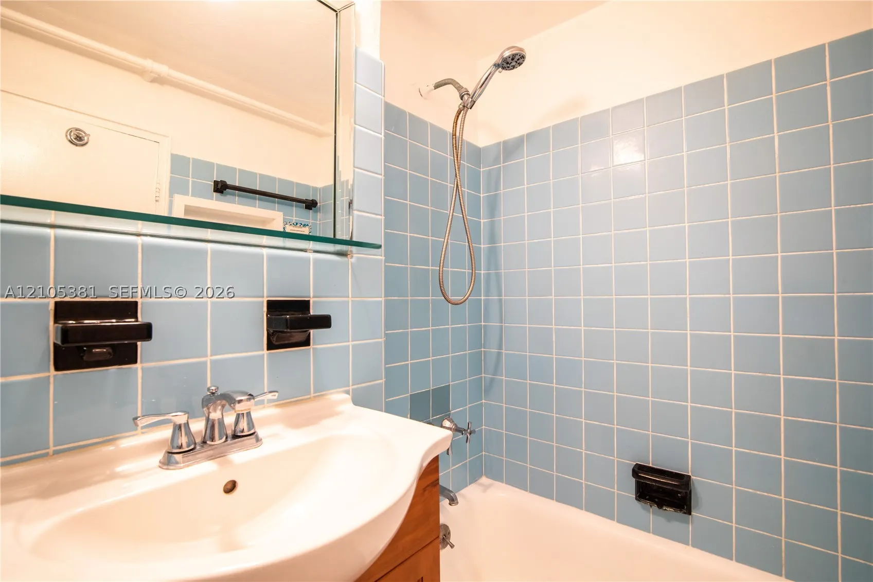 255 W 24th St #436