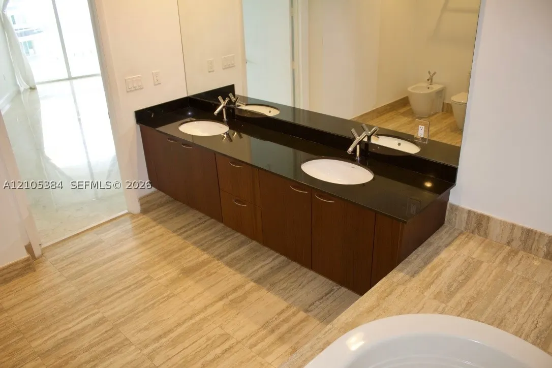 16001 Collins Ave #2803