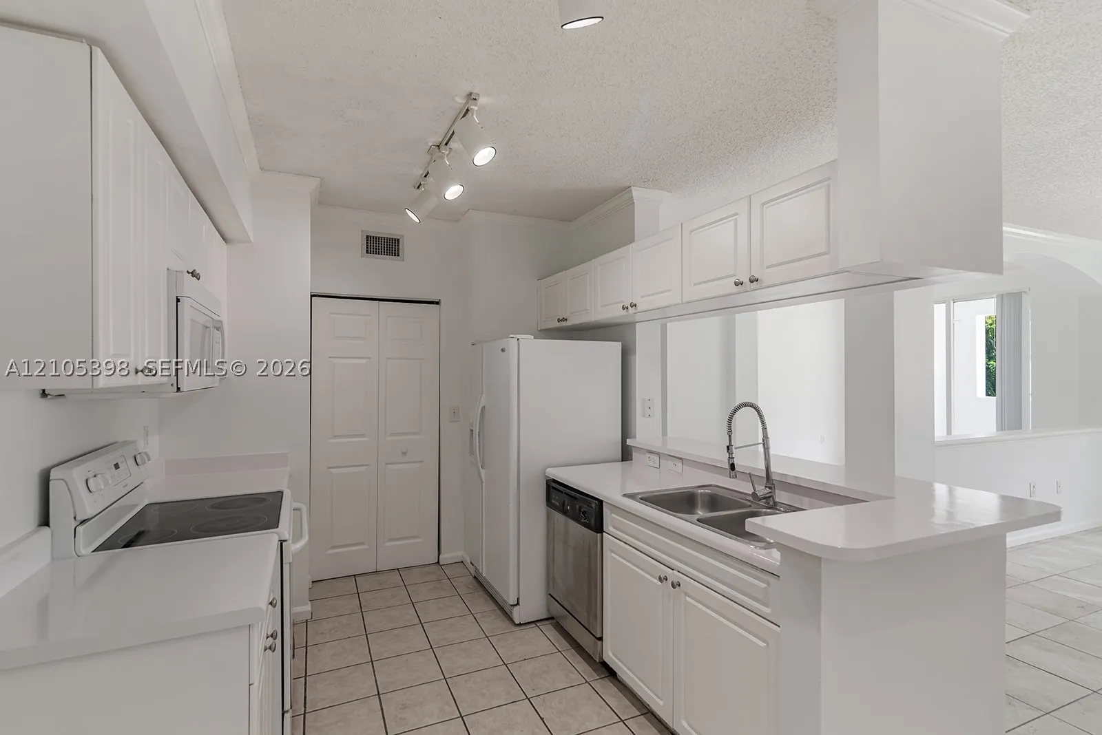 17125 N Bay Rd #3307