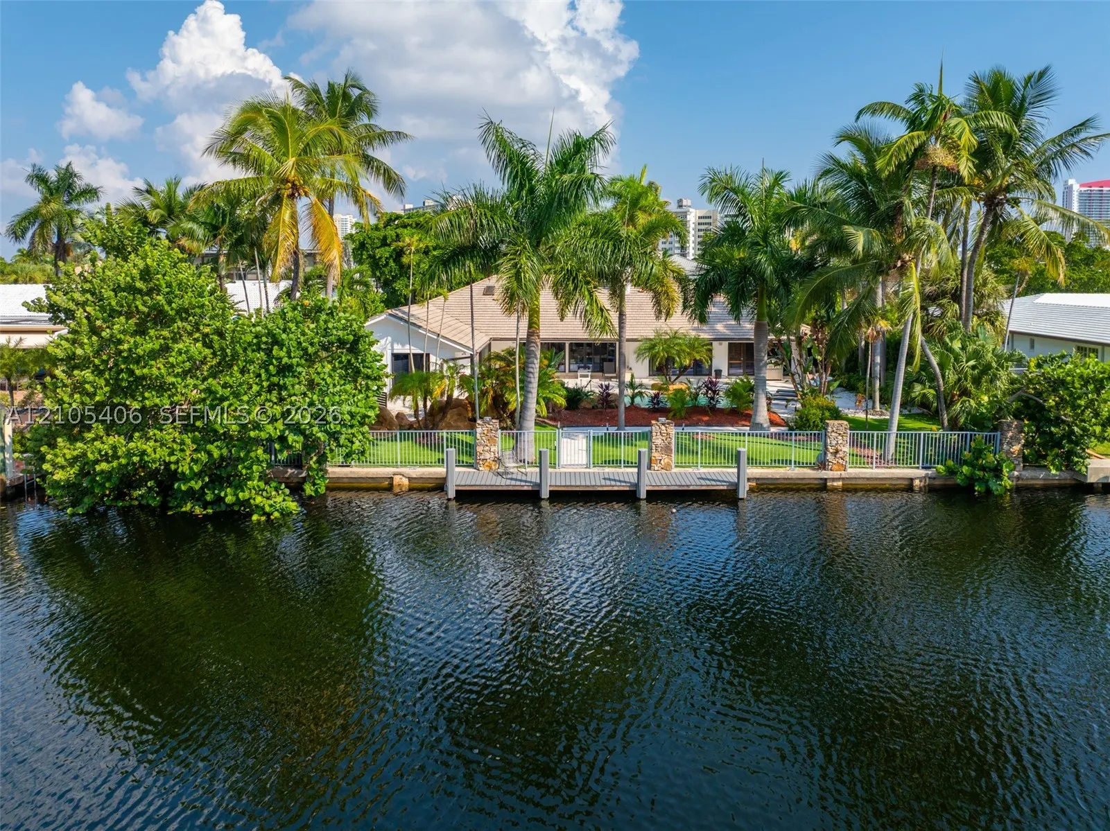 407 Sunset Dr