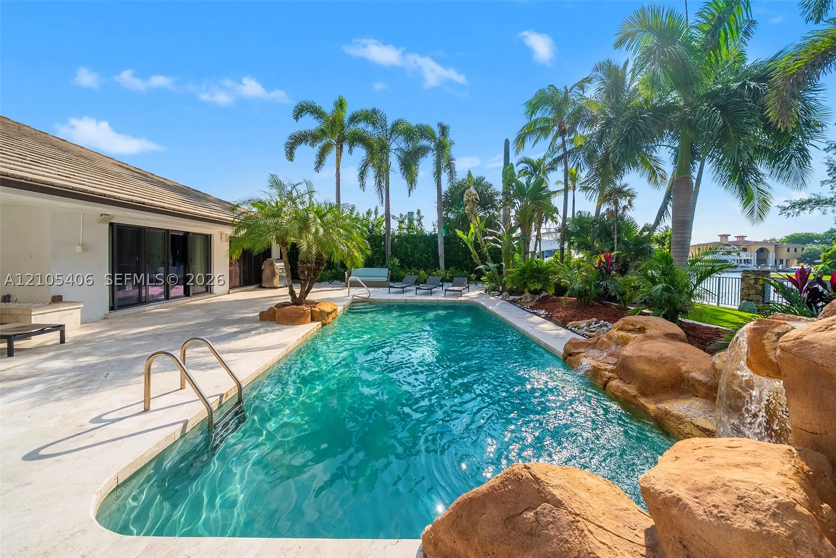 407 Sunset Dr