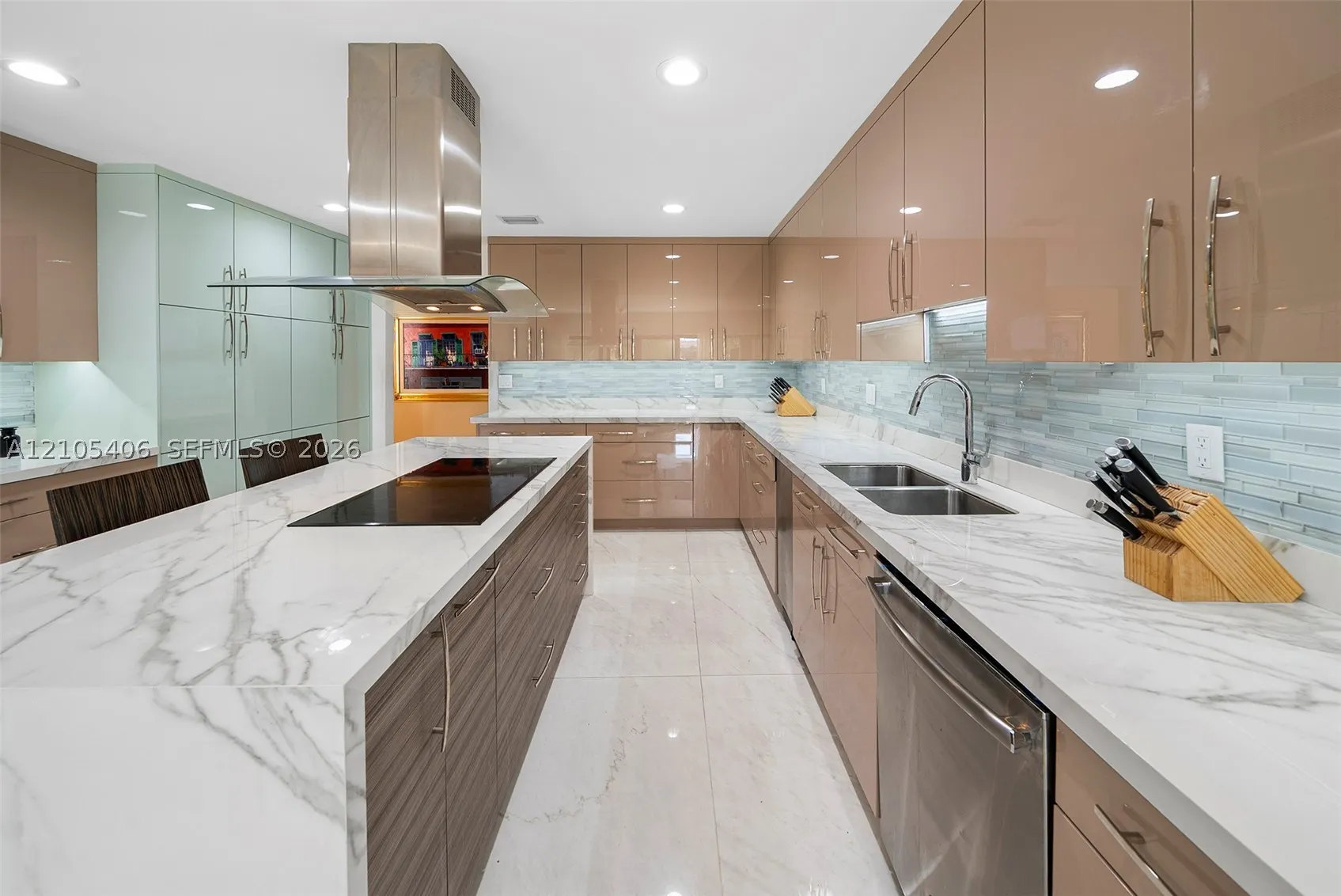 407 Sunset Dr