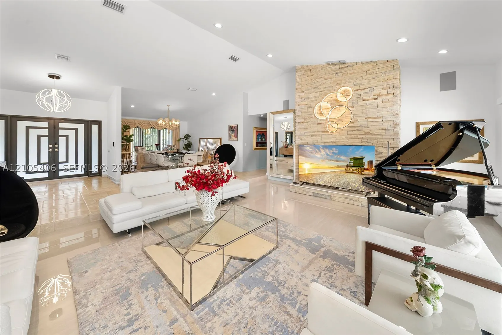 407 Sunset Dr