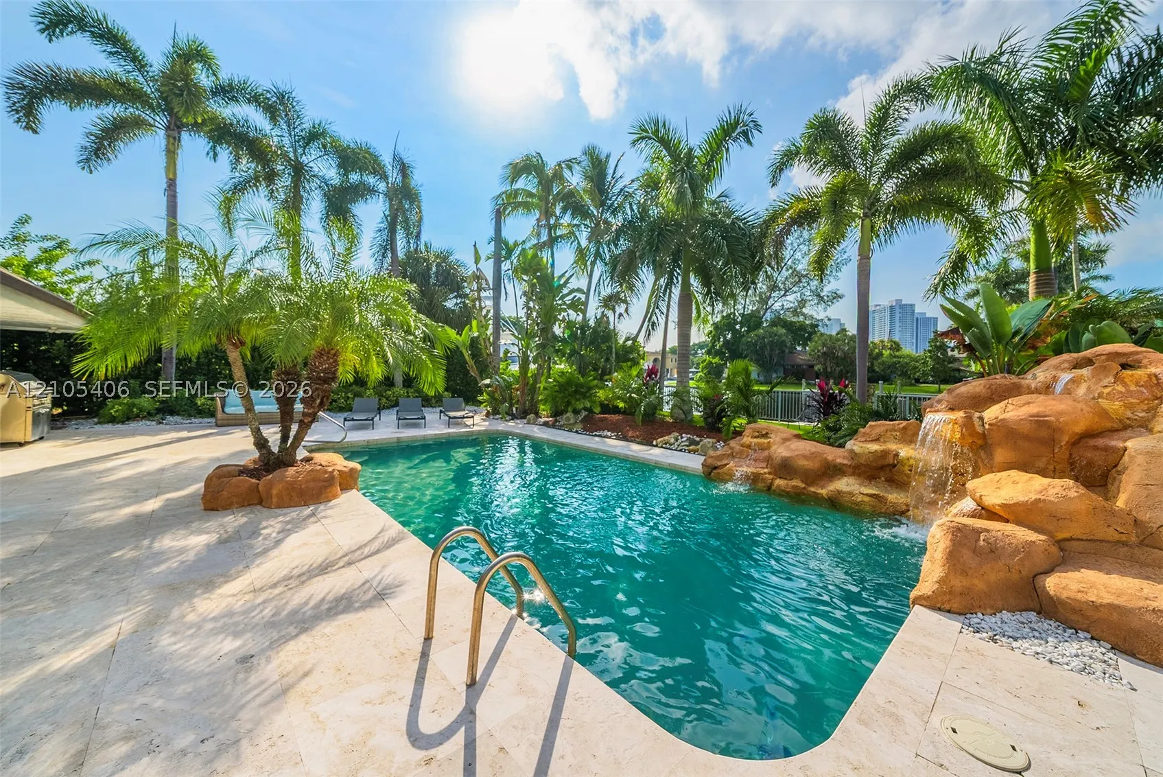 407 Sunset Dr