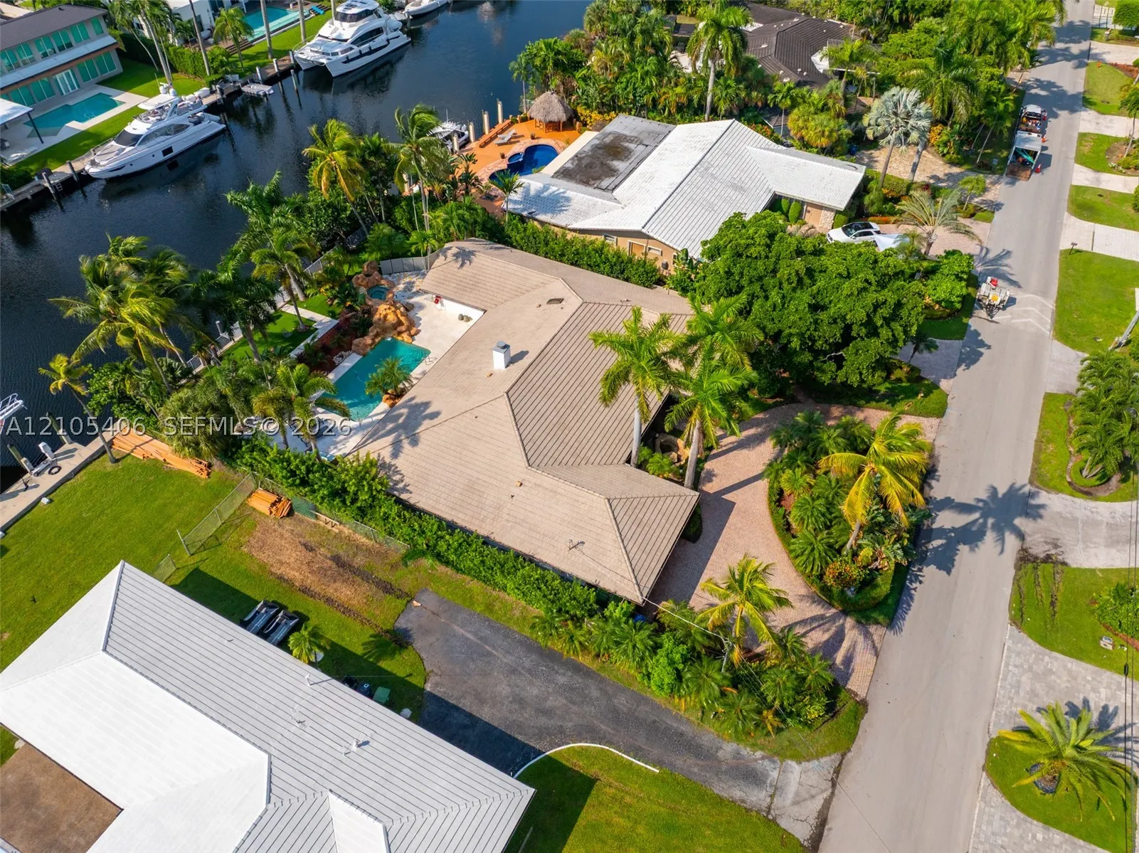 407 Sunset Dr