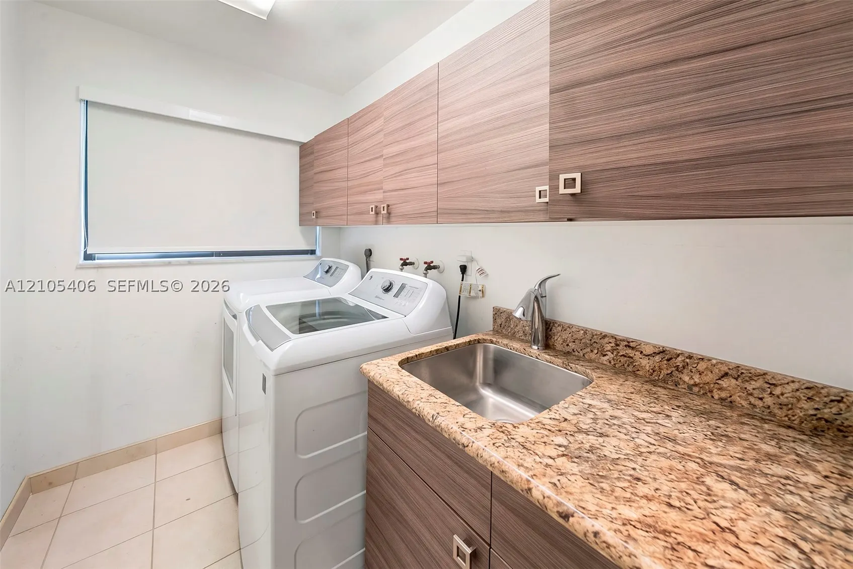 407 Sunset Dr