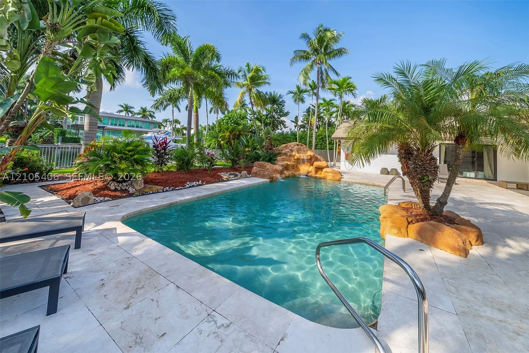 407 Sunset Dr