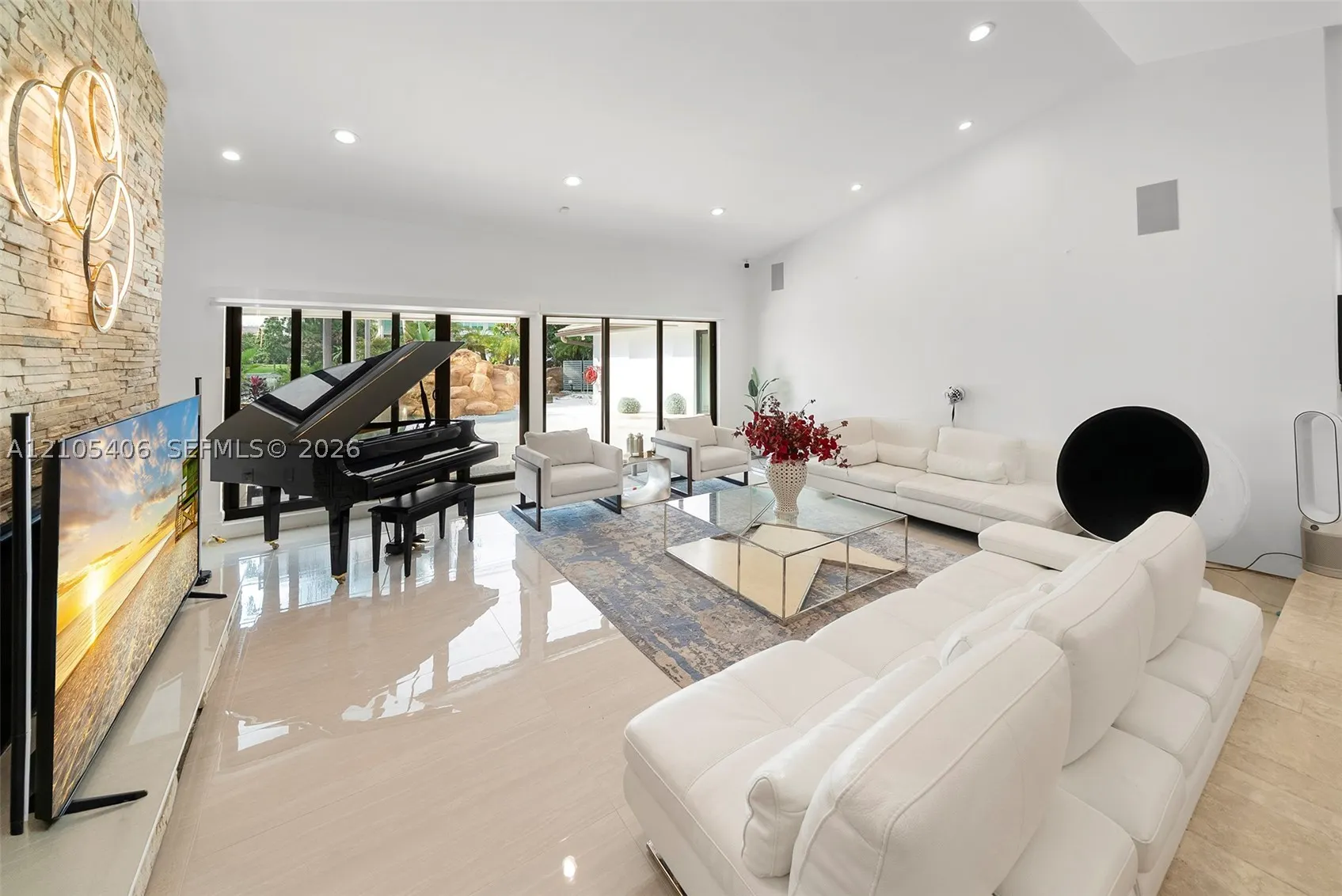 407 Sunset Dr
