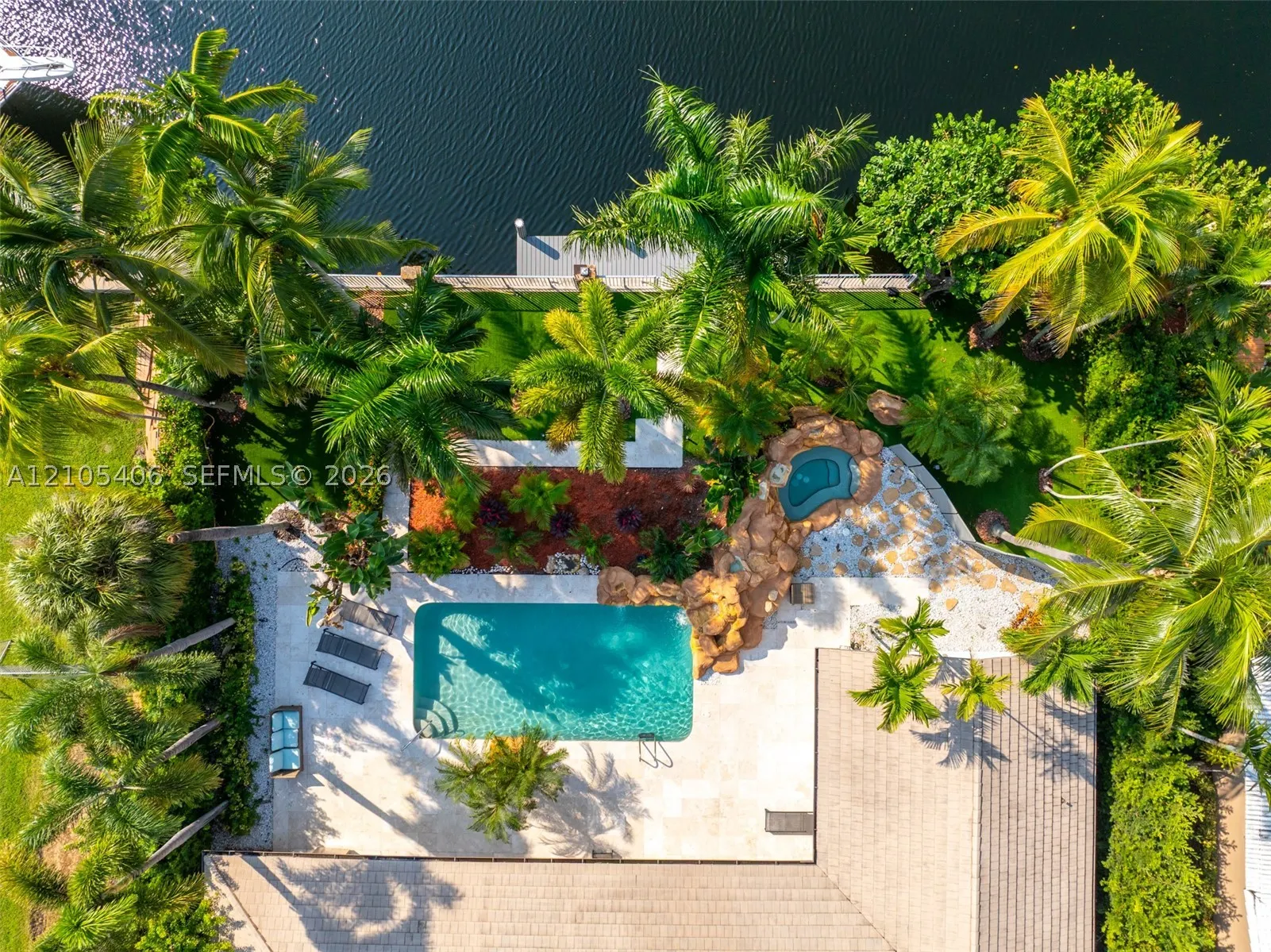 407 Sunset Dr