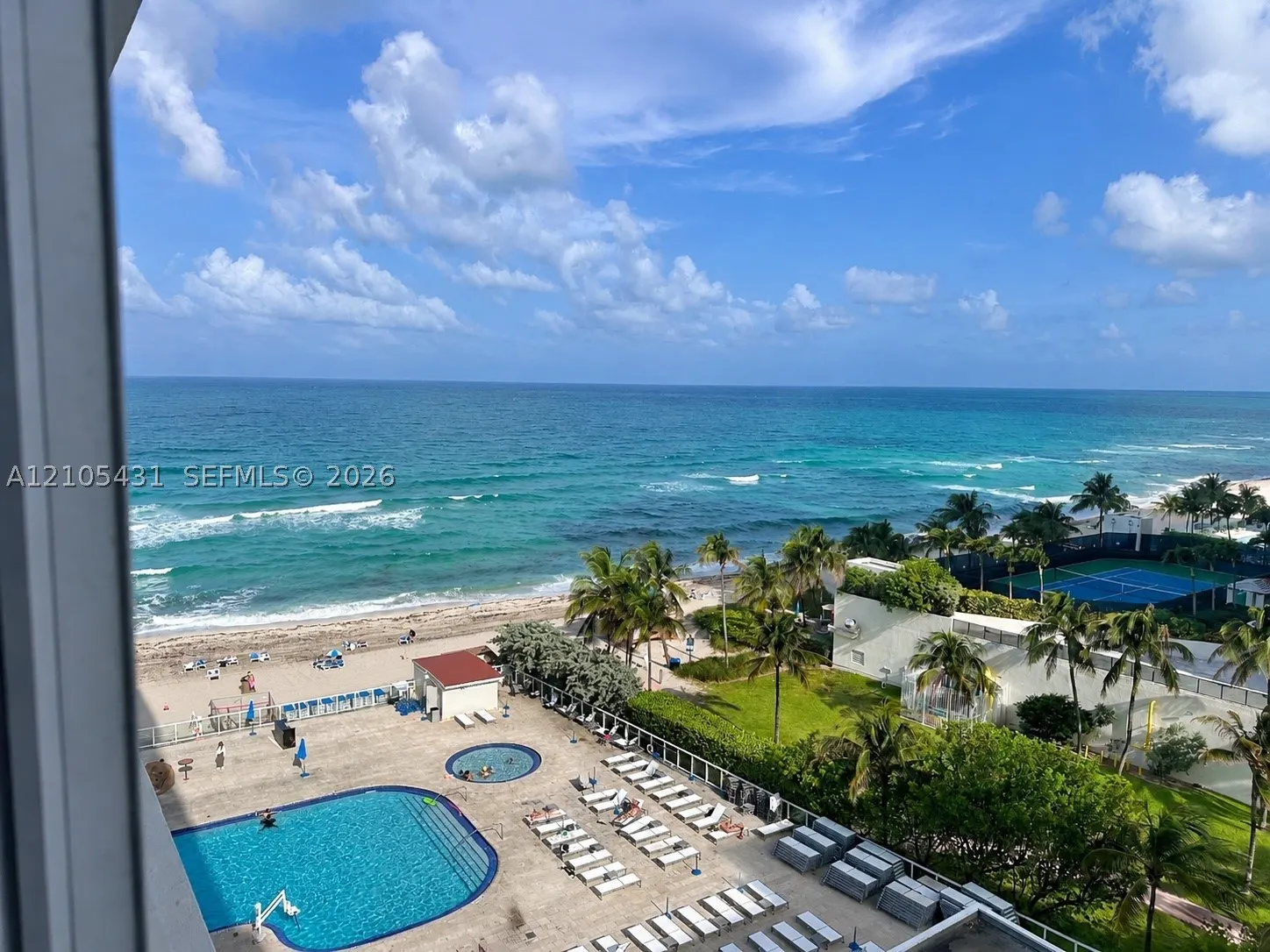19201 Collins Ave #707