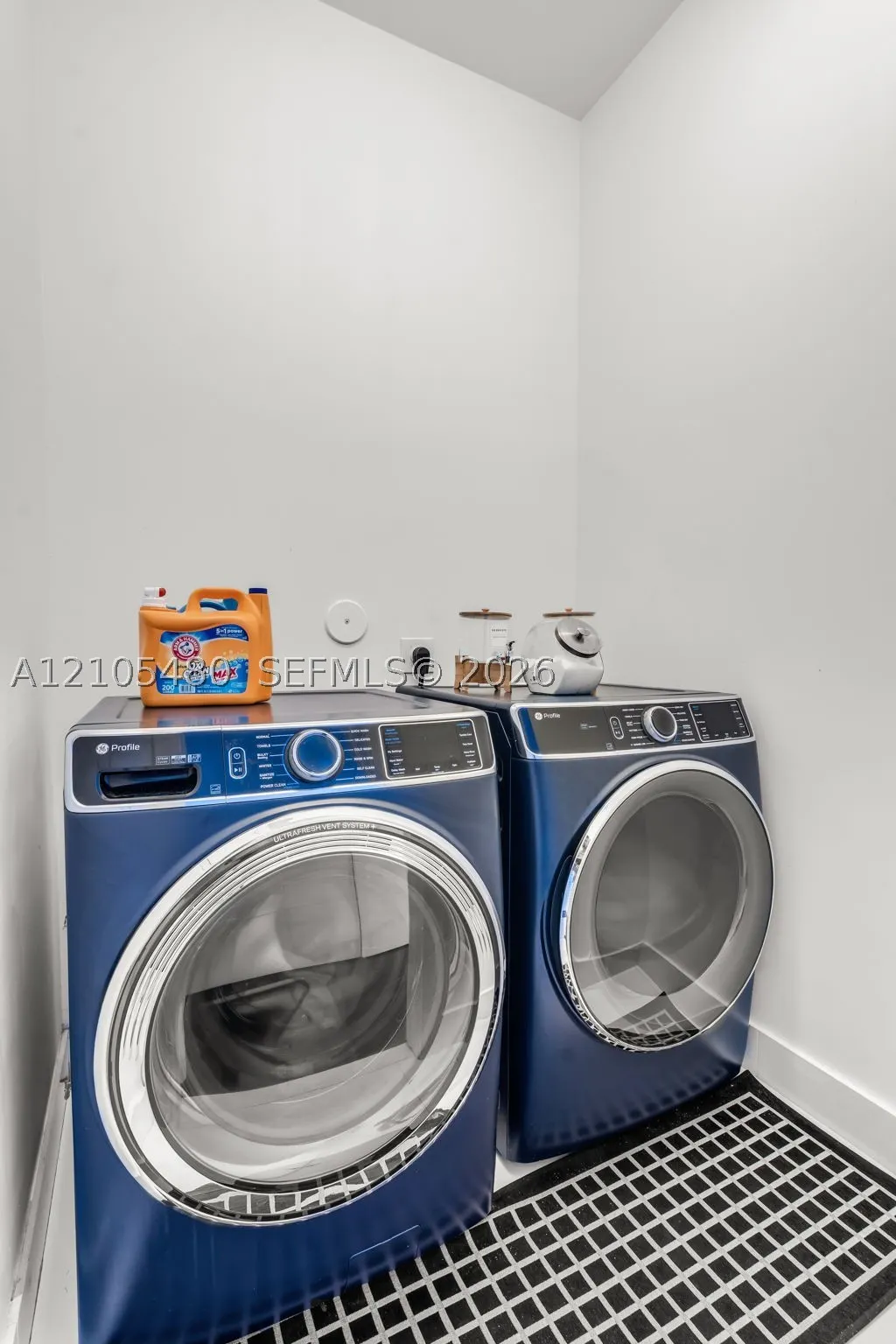 10445 NW 68th Ter