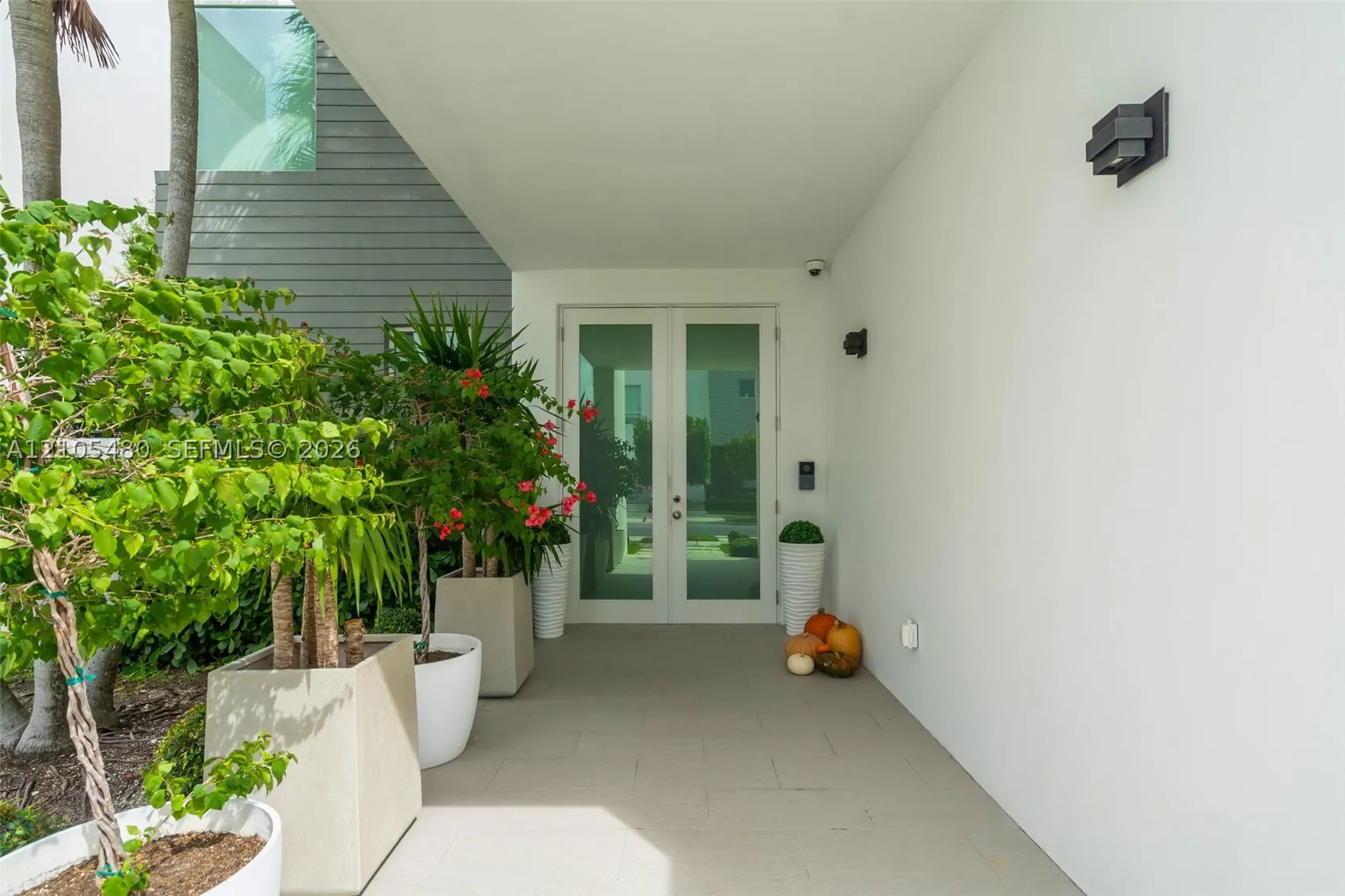 10445 NW 68th Ter