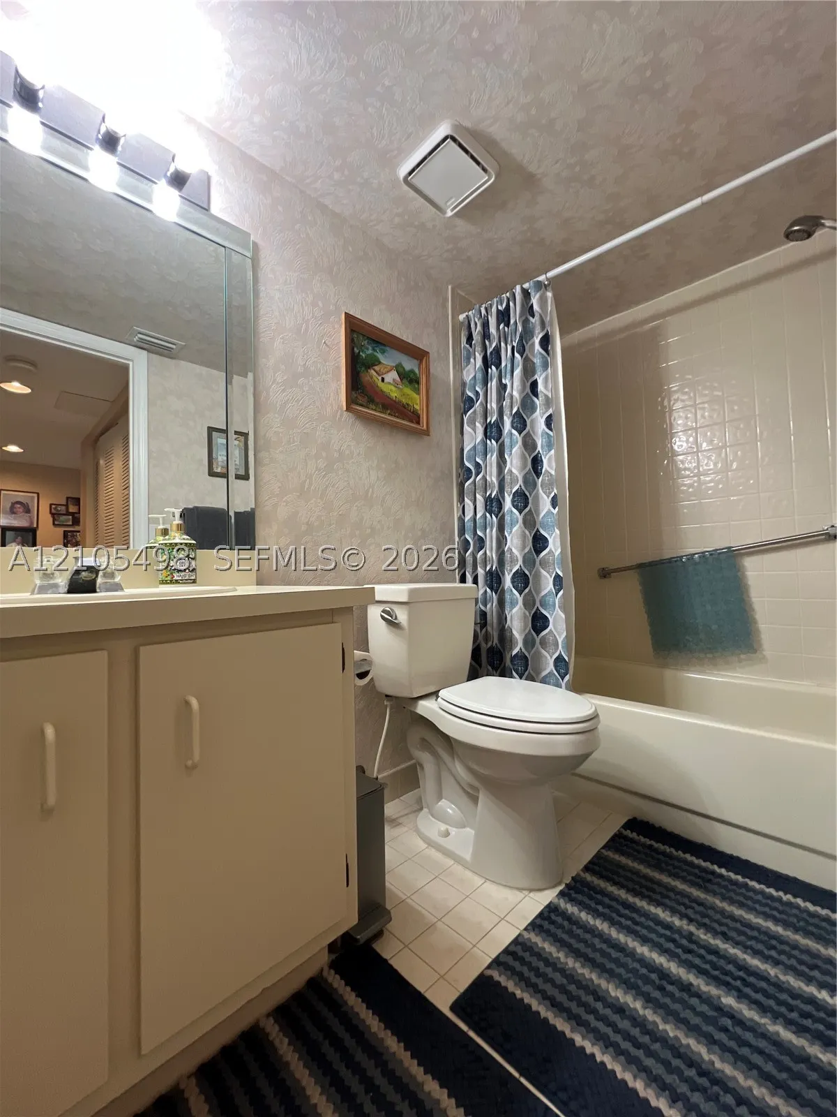 7407 N Devon Dr #212