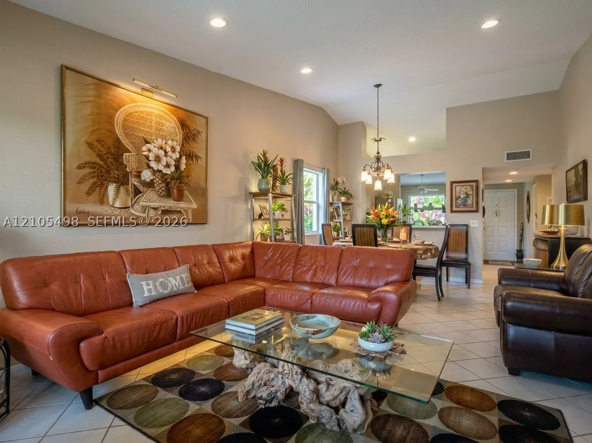 7407 N Devon Dr #212