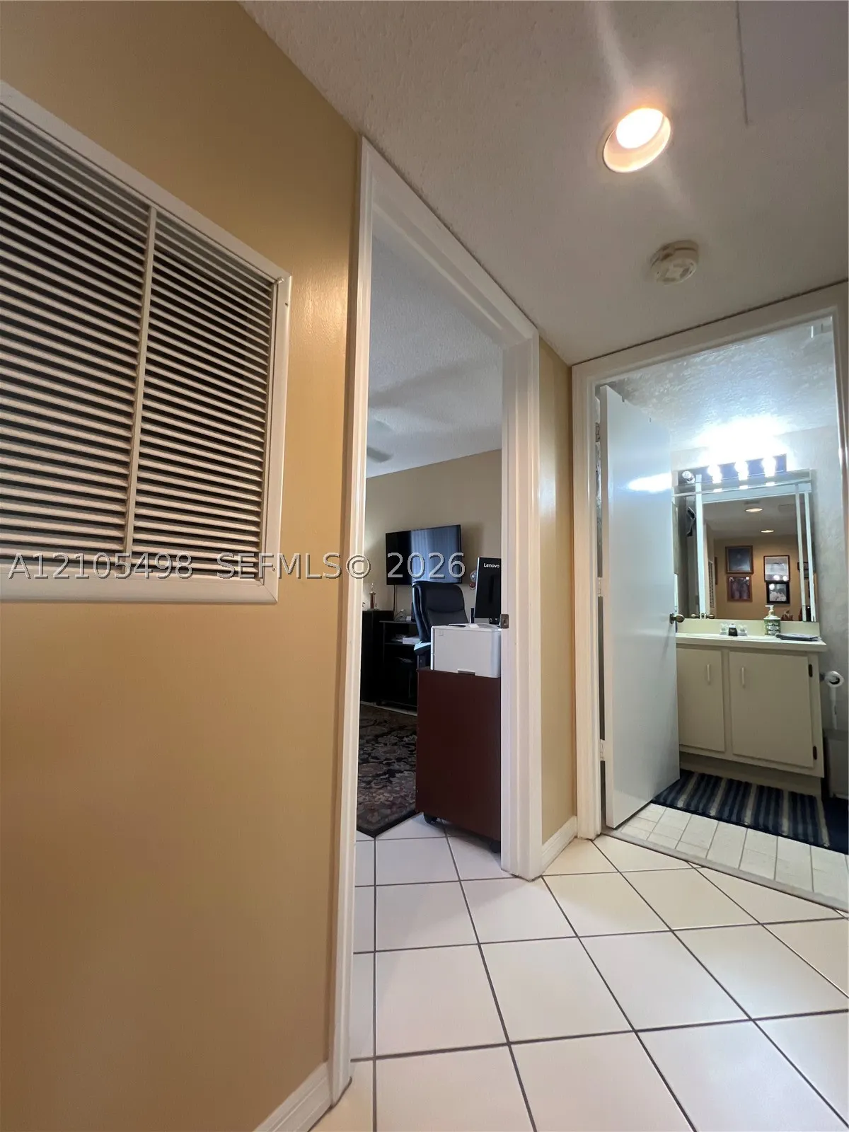 7407 N Devon Dr #212