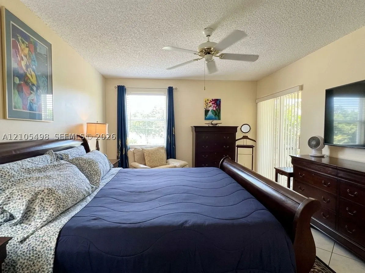 7407 N Devon Dr #212